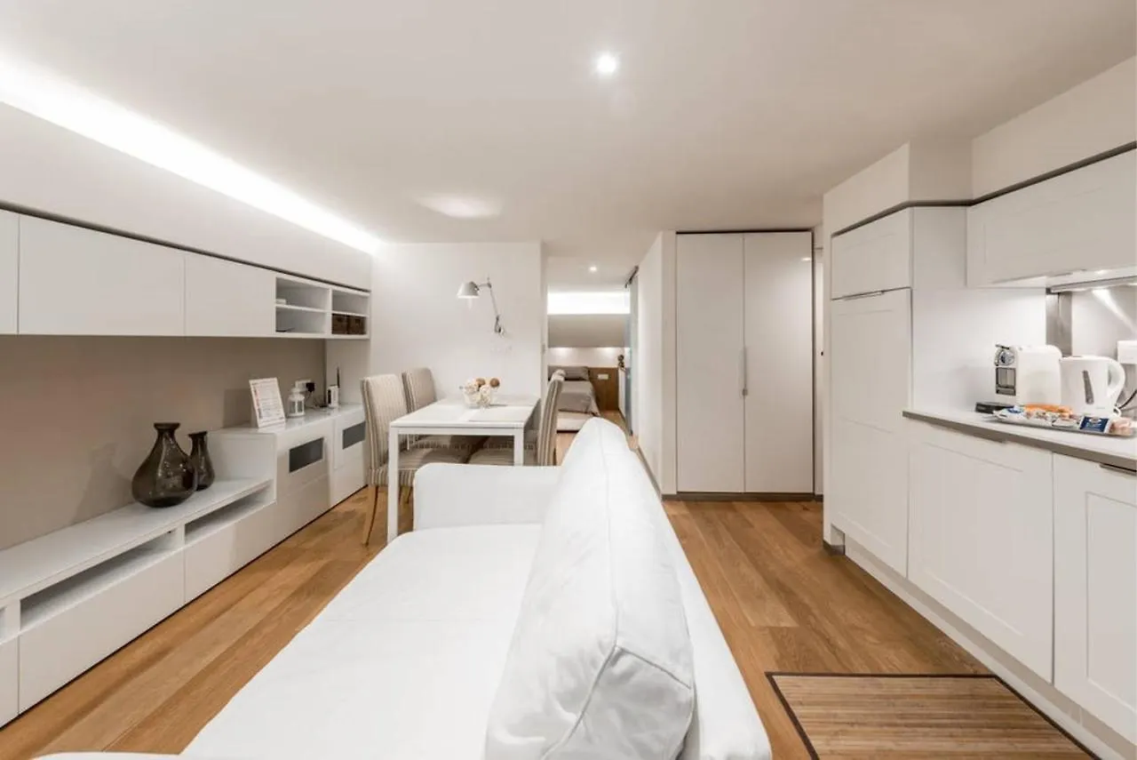 バーリ Artist Loft House Bed & Breakfast